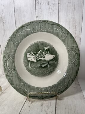 9" ROYAL USA The Old Curiosity Shop Green Round Vegetable Bowl